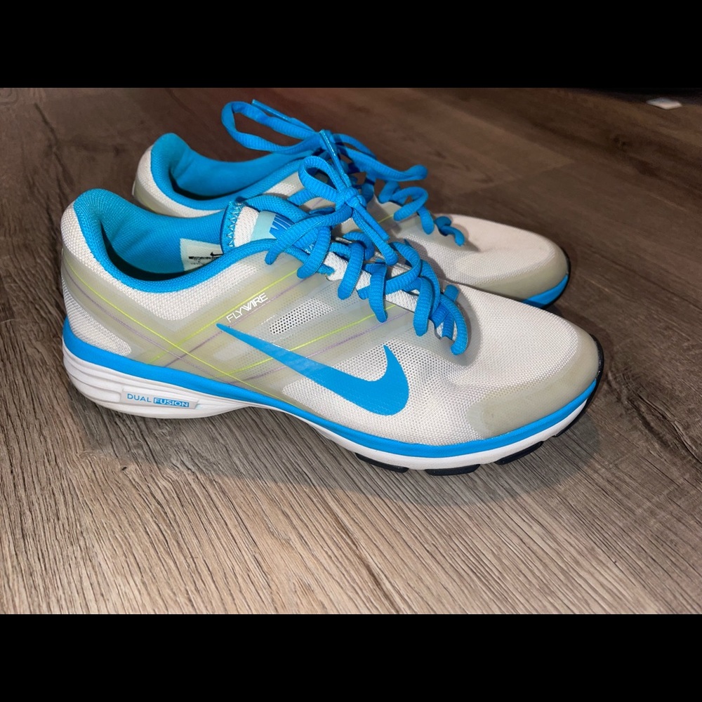 Nike Sneakers 6 - Picture 2 of 4